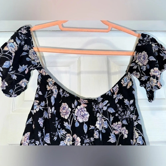 American Eagle Black Flowered Off the Shoulder Top - Picture 2 of 8